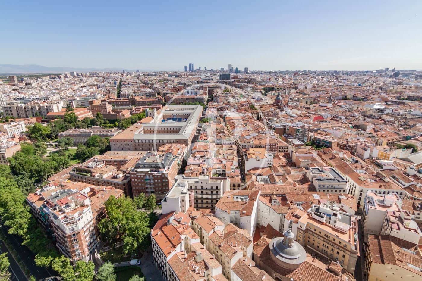 2 soveværelse Lejlighed til leje i Madrid by med swimmingpool - € 3.750 (Ref: 8767160)