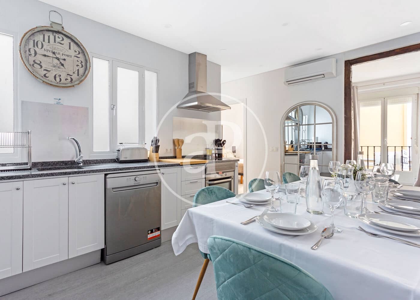 4 soveværelse Lejlighed til salg i Madrid by - € 1.050.000 (Ref: 8767161)