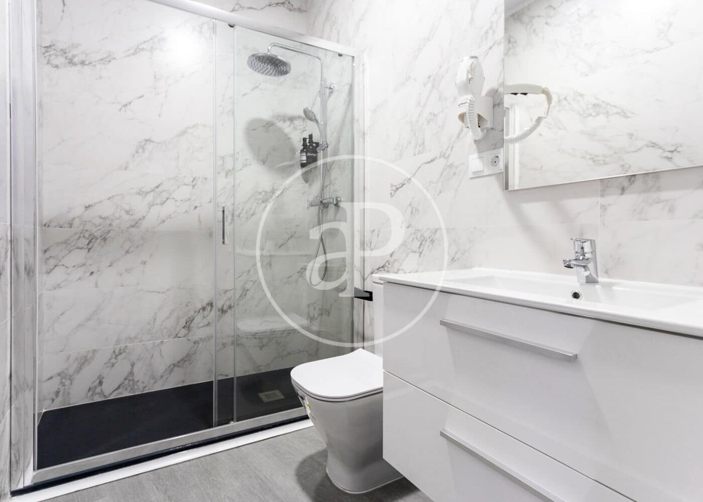 4 soveværelse Lejlighed til salg i Madrid by - € 1.050.000 (Ref: 8767161)