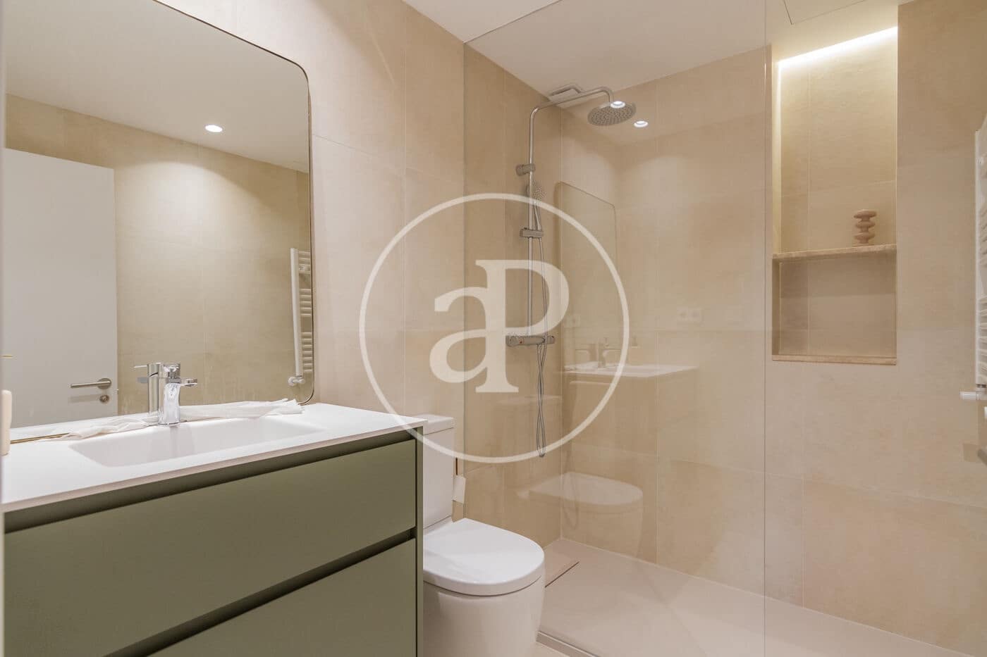 3 slaapkamer Appartement te huur in Madrid stad met garage - € 3.500 (Ref: 8770676)