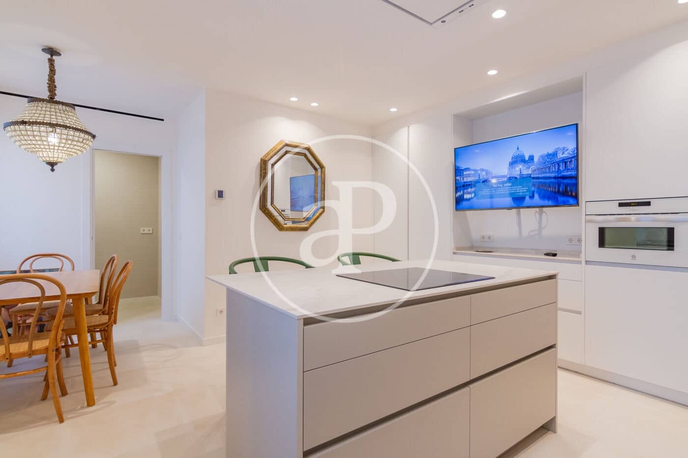 3 slaapkamer Appartement te huur in Madrid stad met garage - € 3.500 (Ref: 8770676)
