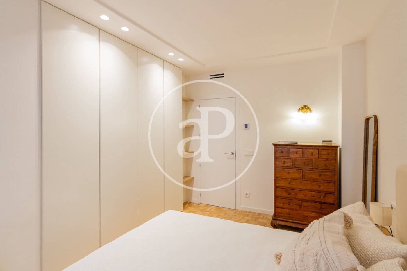 3 slaapkamer Appartement te huur in Madrid stad met garage - € 3.500 (Ref: 8770676)