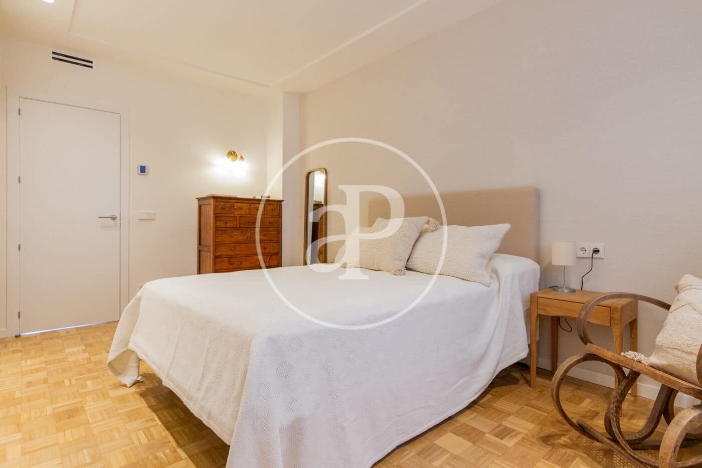3 slaapkamer Appartement te huur in Madrid stad met garage - € 3.500 (Ref: 8770676)