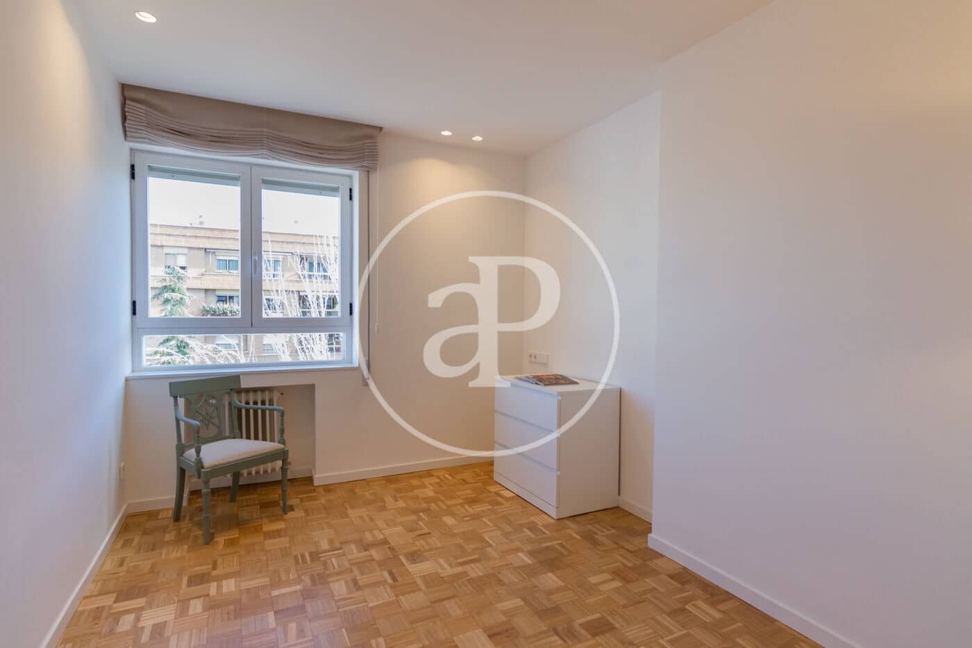 3 slaapkamer Appartement te huur in Madrid stad met garage - € 3.500 (Ref: 8770676)