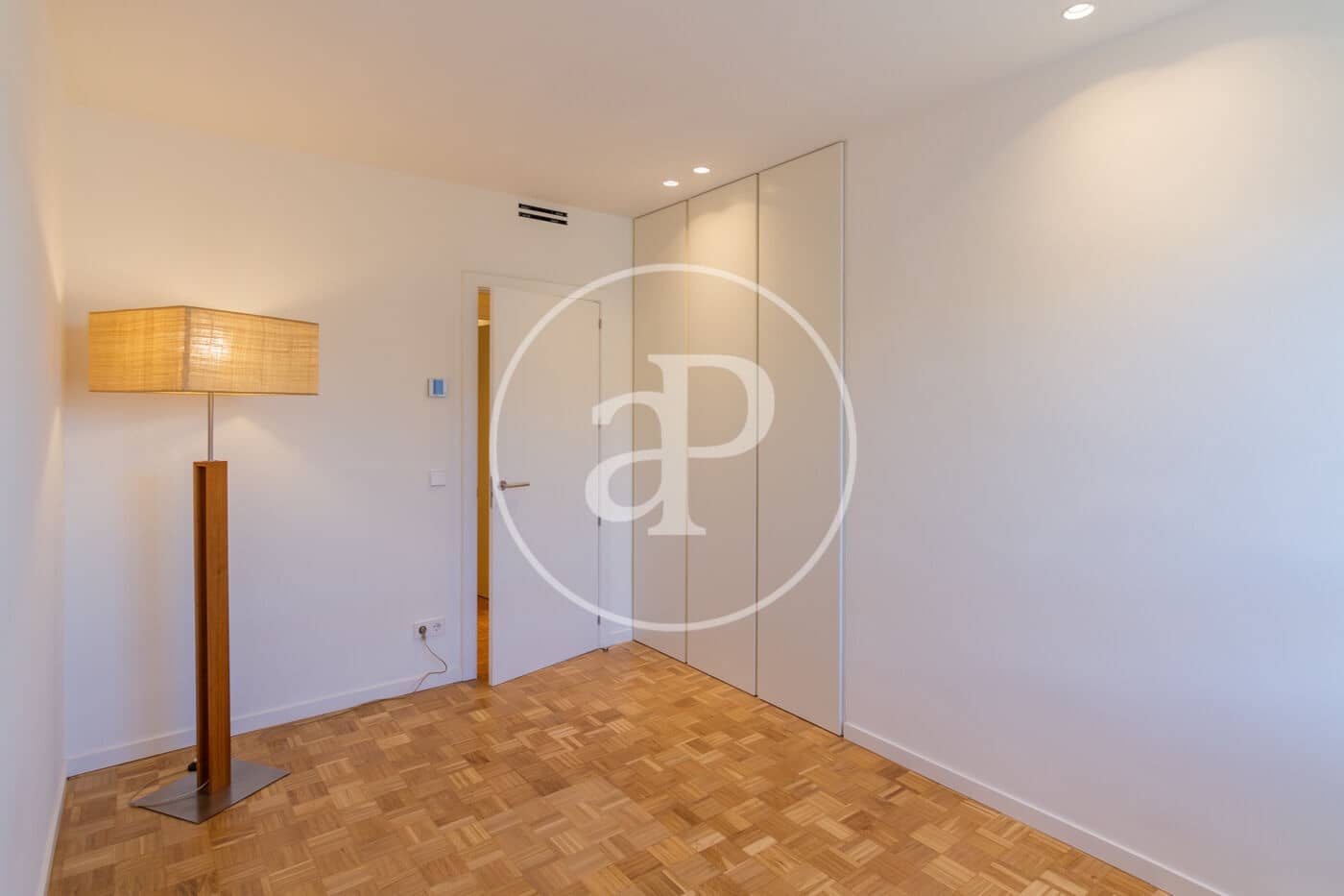 3 slaapkamer Appartement te huur in Madrid stad met garage - € 3.500 (Ref: 8770676)