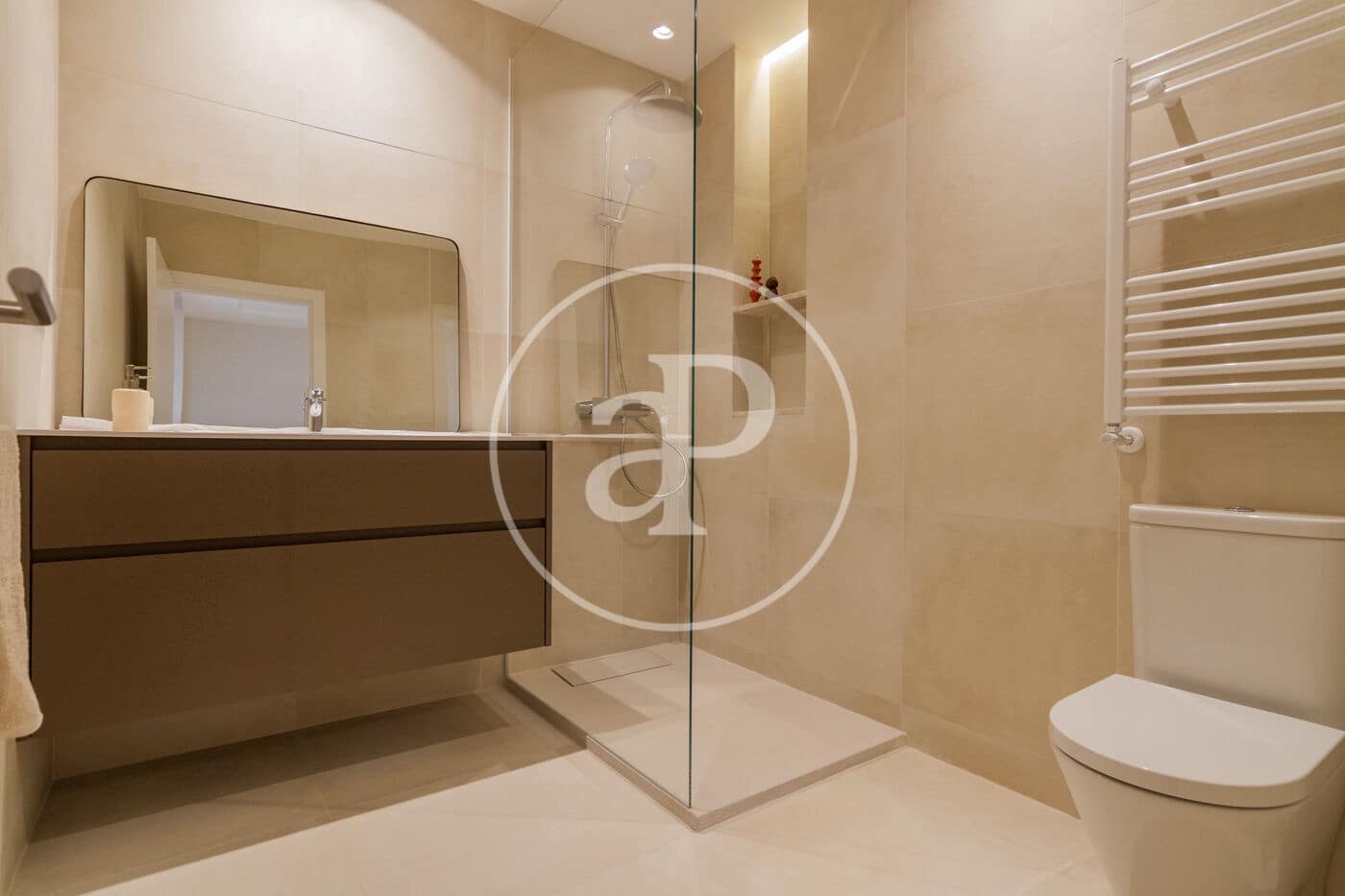 3 slaapkamer Appartement te huur in Madrid stad met garage - € 3.500 (Ref: 8770676)