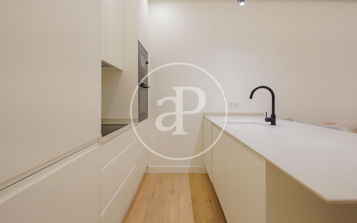 2 soverom Leilighet til leie i Madrid by - € 2 500 (Ref: 8770679)