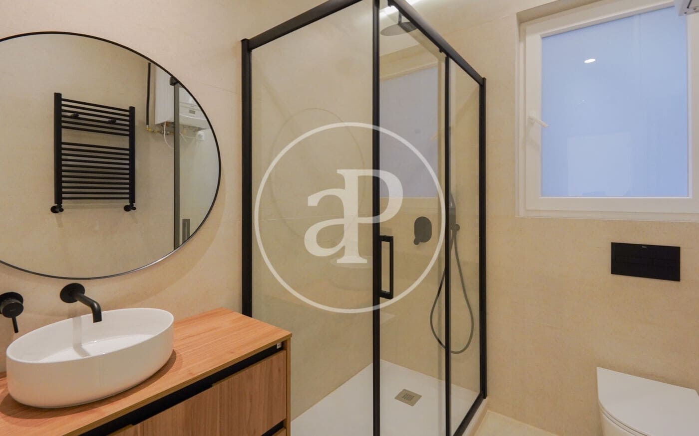 2 soverom Leilighet til leie i Madrid by - € 2 500 (Ref: 8770679)