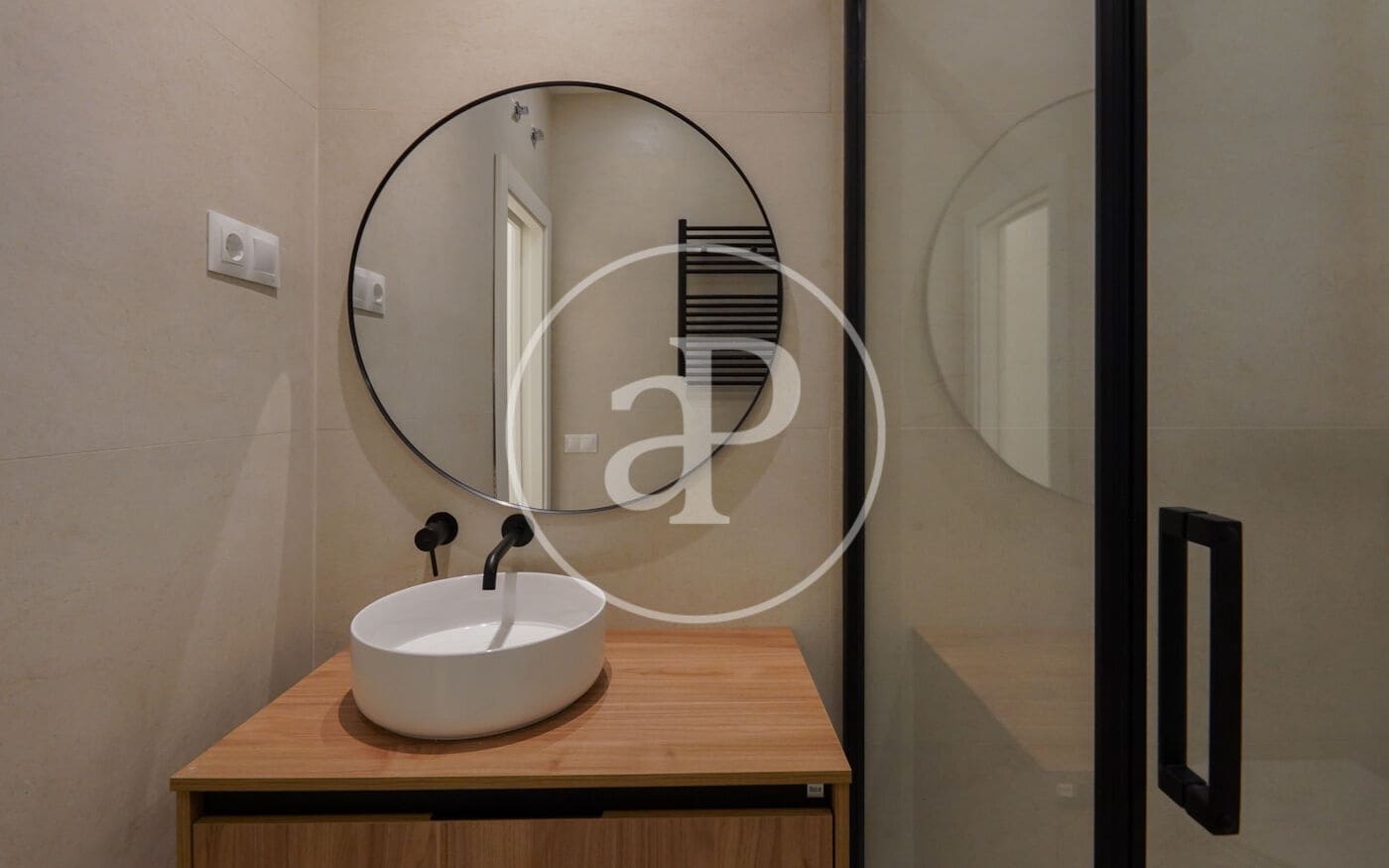 2 soverom Leilighet til leie i Madrid by - € 2 500 (Ref: 8770679)