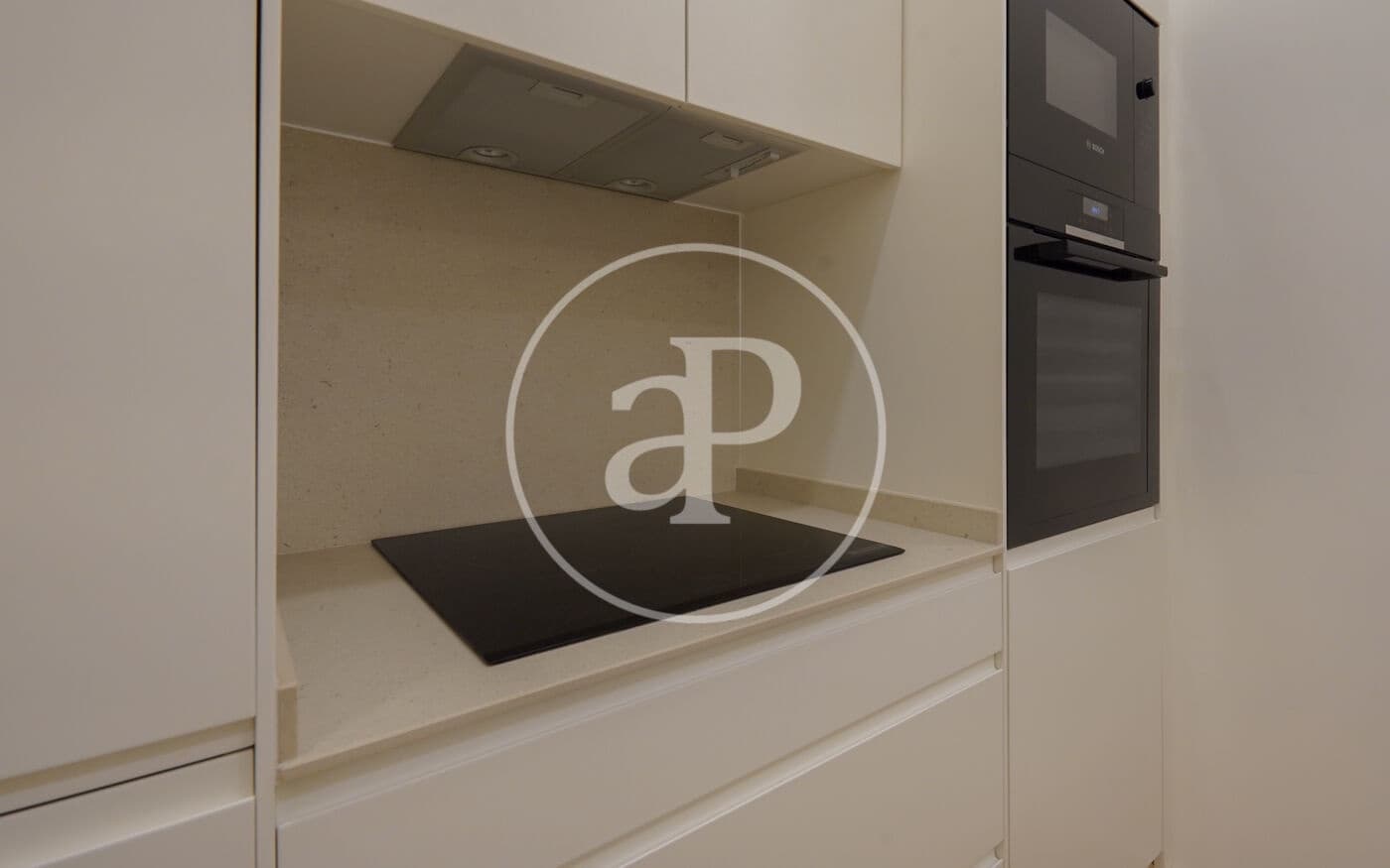 2 soverom Leilighet til leie i Madrid by - € 2 500 (Ref: 8770679)