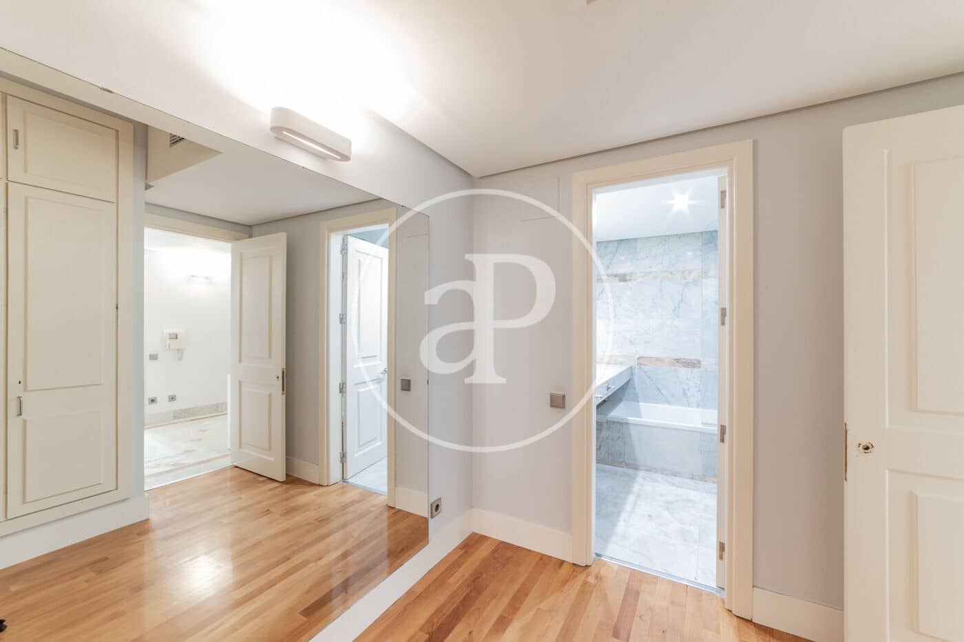 1 bedroom Apartment for rent in Madrid city with pool - € 2,000 (Ref: 8773505)