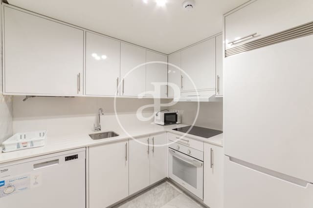 1 bedroom Apartment for rent in Almagro, Madrid city with pool - € 2,000 (Ref: 8773505)