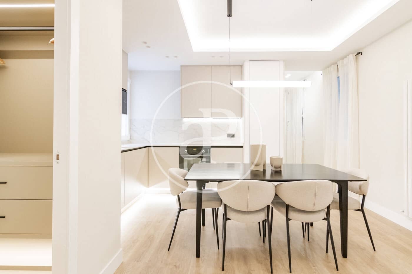 3 sovrum Lägenhet att hyra i Madrid stad - 3 900 € (Ref: 8776432)