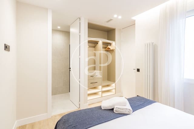 3 sovrum Lägenhet att hyra i Jerónimos, Madrid stad - 3 900 € (Ref: 8776432)