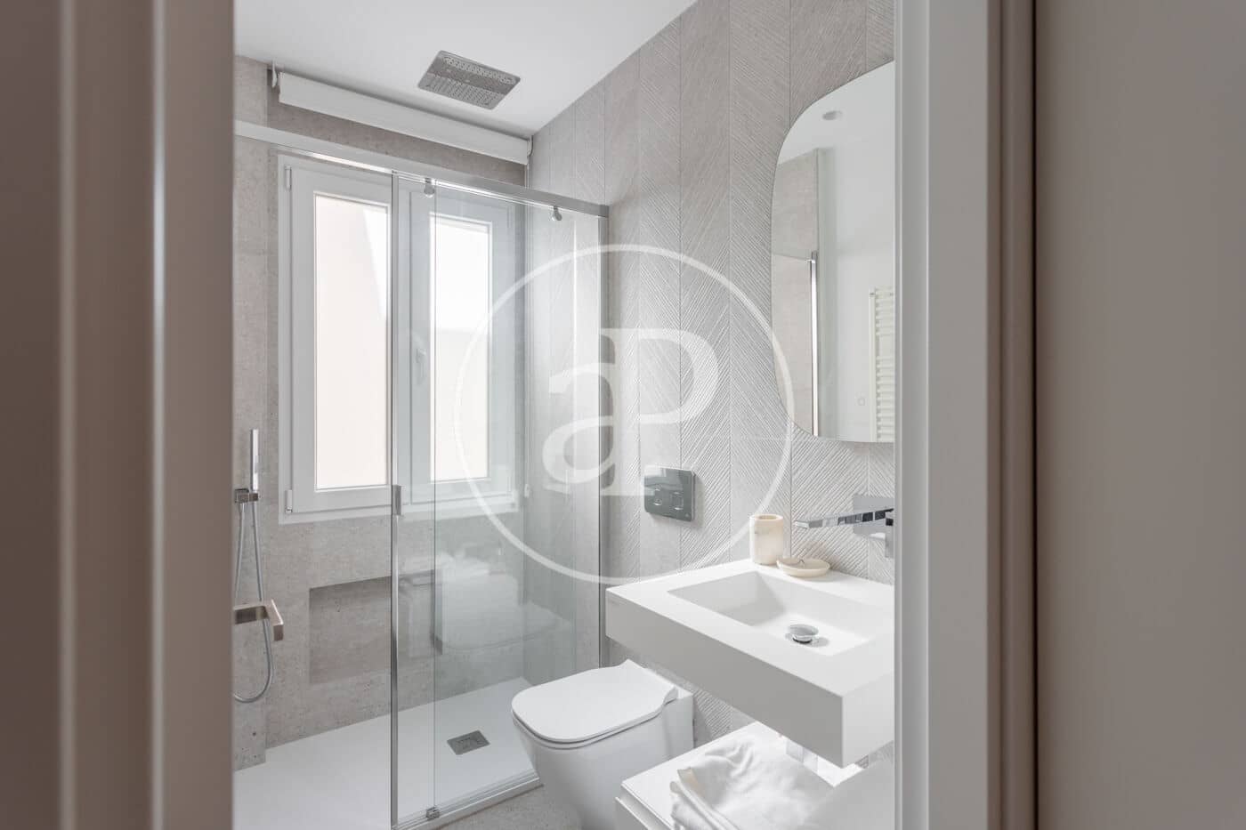 Appartement de 2 chambres à louer à Madrid ville - 6 000 € (Ref: 8778587)