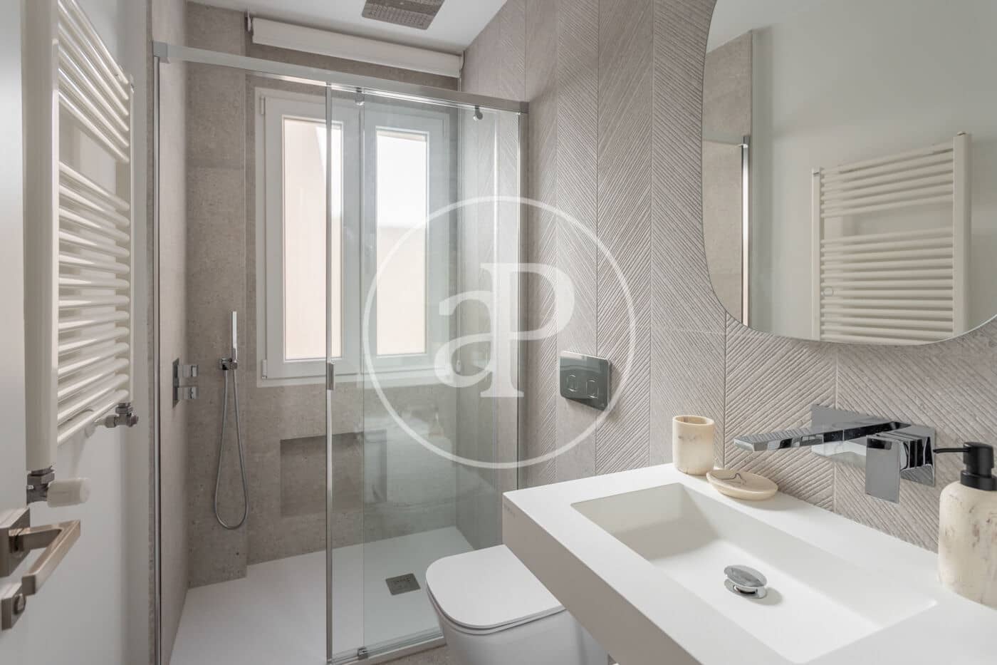 Appartement de 2 chambres à louer à Madrid ville - 6 000 € (Ref: 8778587)