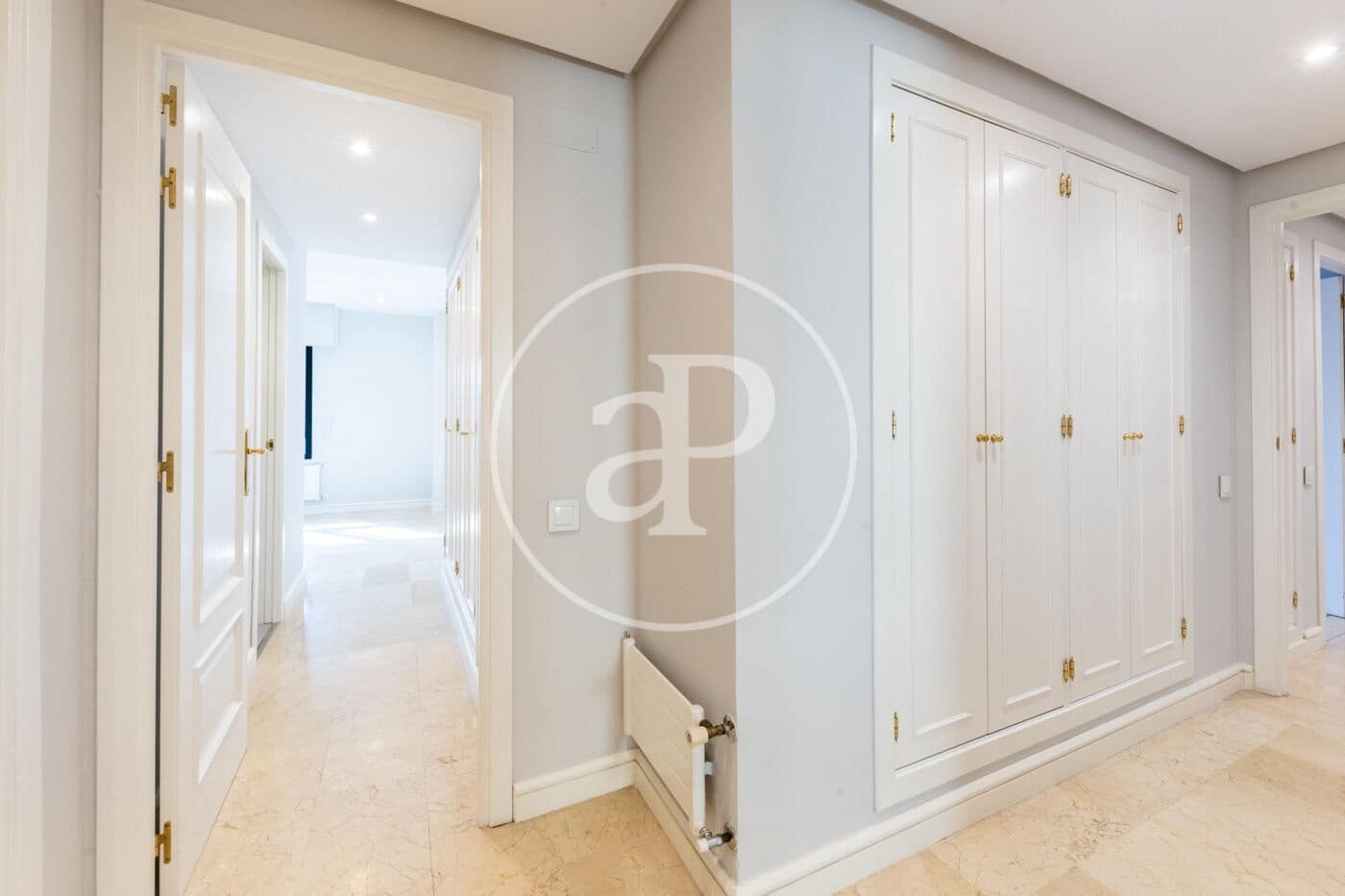 3 soveværelse Lejlighed til leje i Madrid by med garage - € 2.700 (Ref: 8778589)