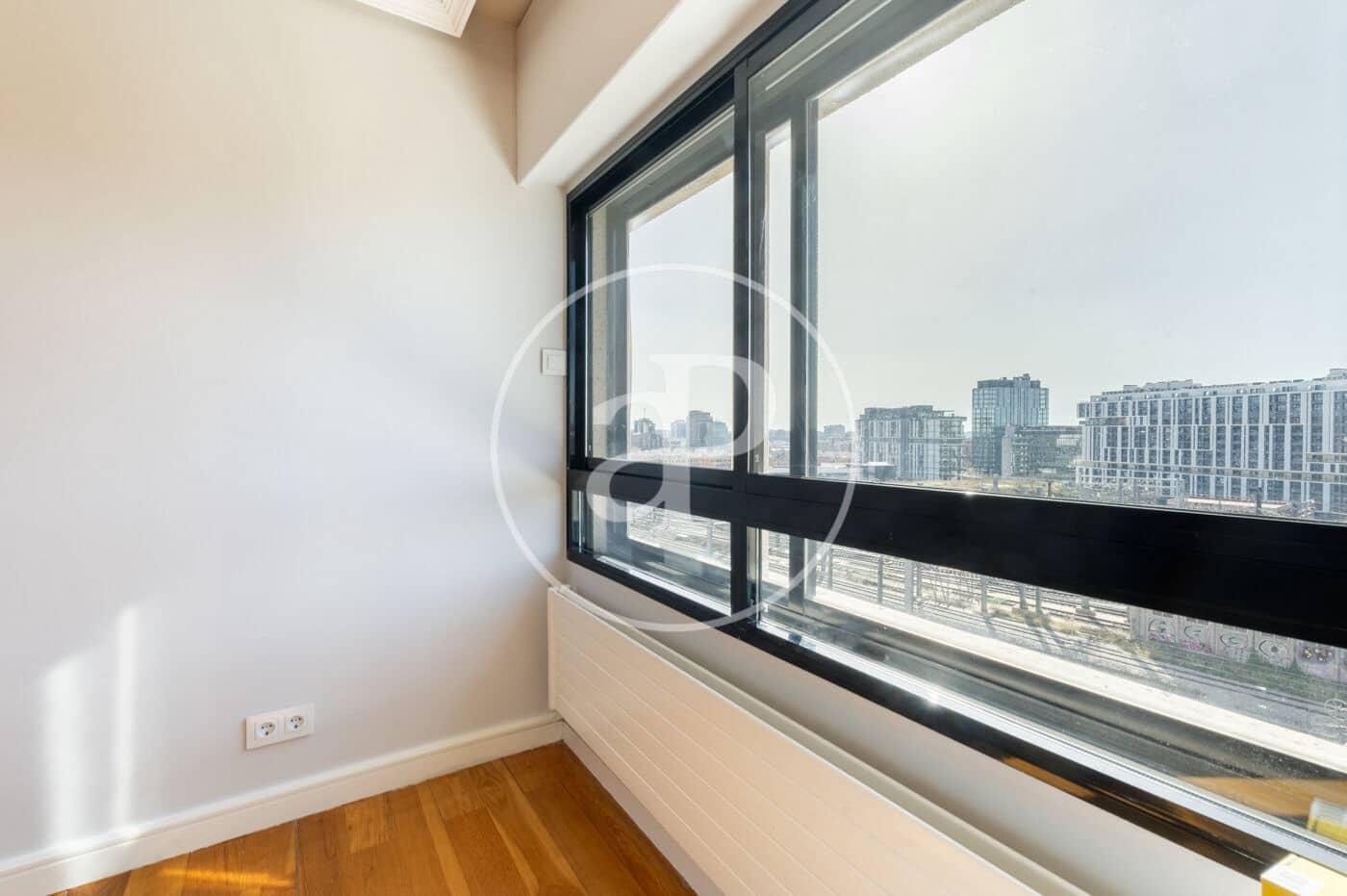 3 soveværelse Lejlighed til leje i Madrid by med garage - € 2.700 (Ref: 8778589)
