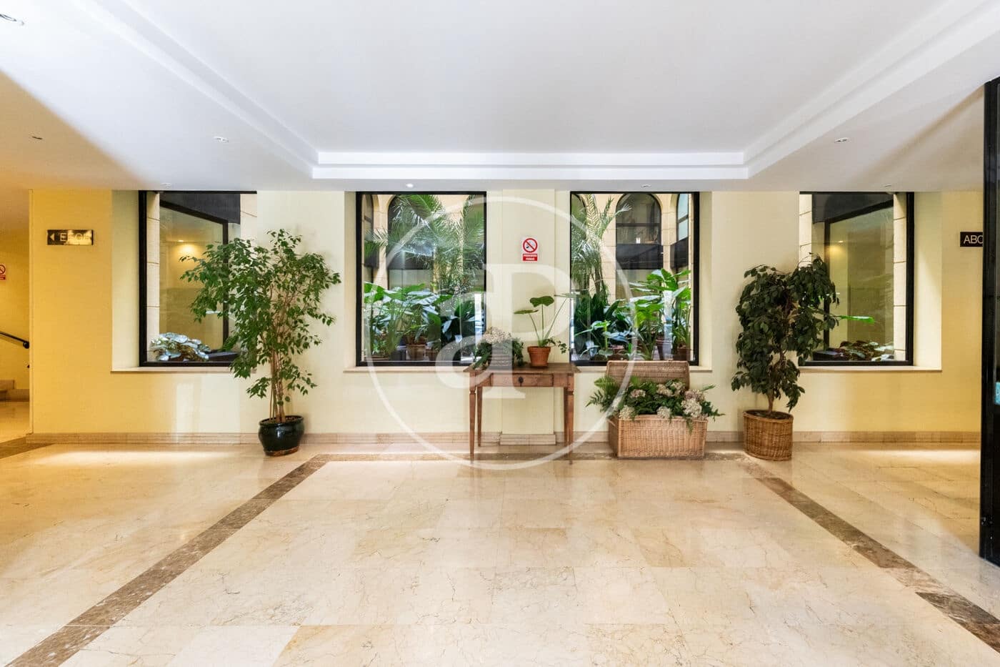 3 soveværelse Lejlighed til leje i Madrid by med garage - € 2.700 (Ref: 8778589)