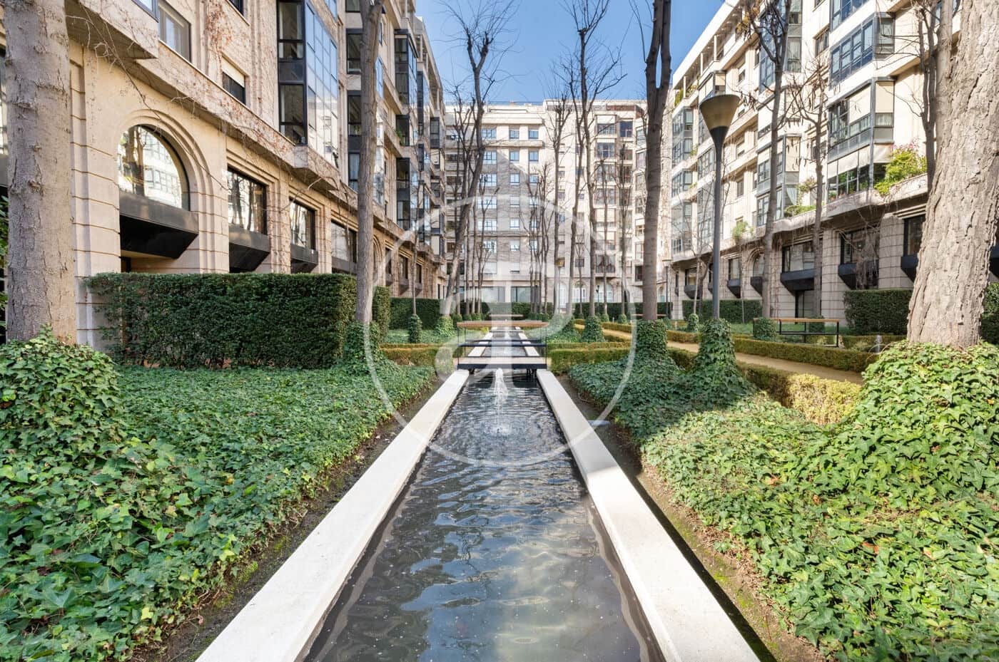 3 soveværelse Lejlighed til leje i Madrid by med garage - € 2.700 (Ref: 8778589)