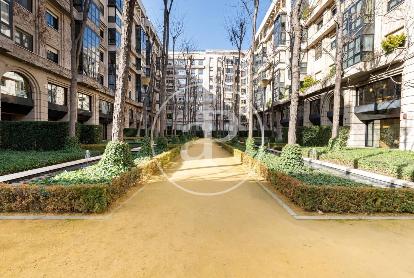 3 soveværelse Lejlighed til leje i Madrid by med garage - € 2.700 (Ref: 8778589)