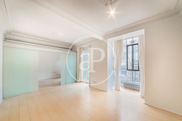 2 soveværelse Lejlighed til leje i Almagro, Madrid by - € 3.300 (Ref: 8781514)