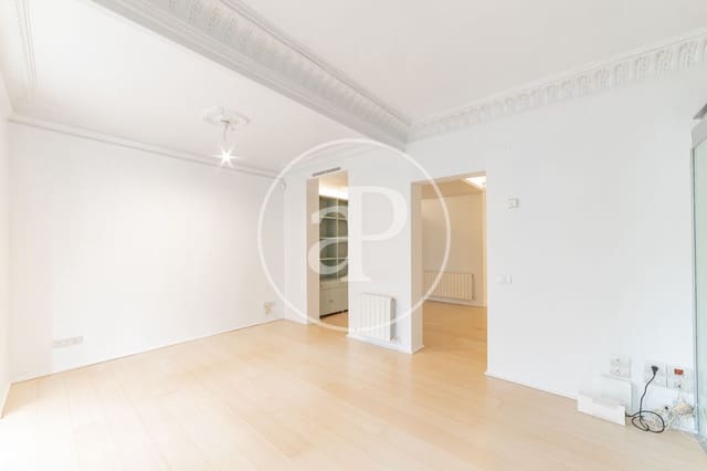 2 soveværelse Lejlighed til leje i Almagro, Madrid by - € 3.300 (Ref: 8781514)