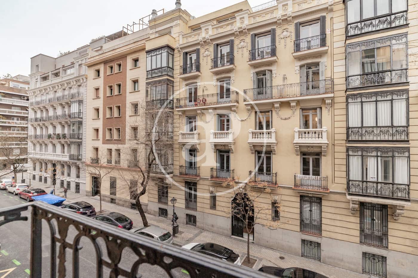 2 bedroom Apartment for rent in Madrid city - € 3,300 (Ref: 8781514)