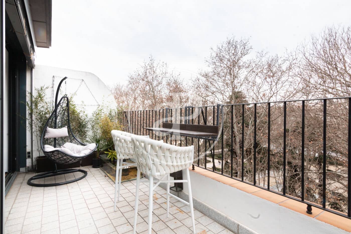 2 quarto Penthouse para arrendar em Madrid cidade - 3 500 € (Ref: 8789552)