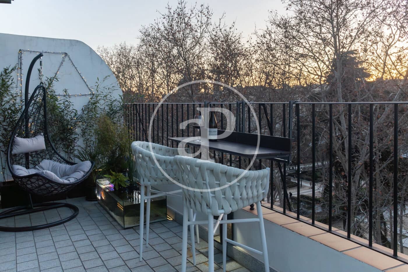 2 quarto Penthouse para arrendar em Madrid cidade - 3 500 € (Ref: 8789552)