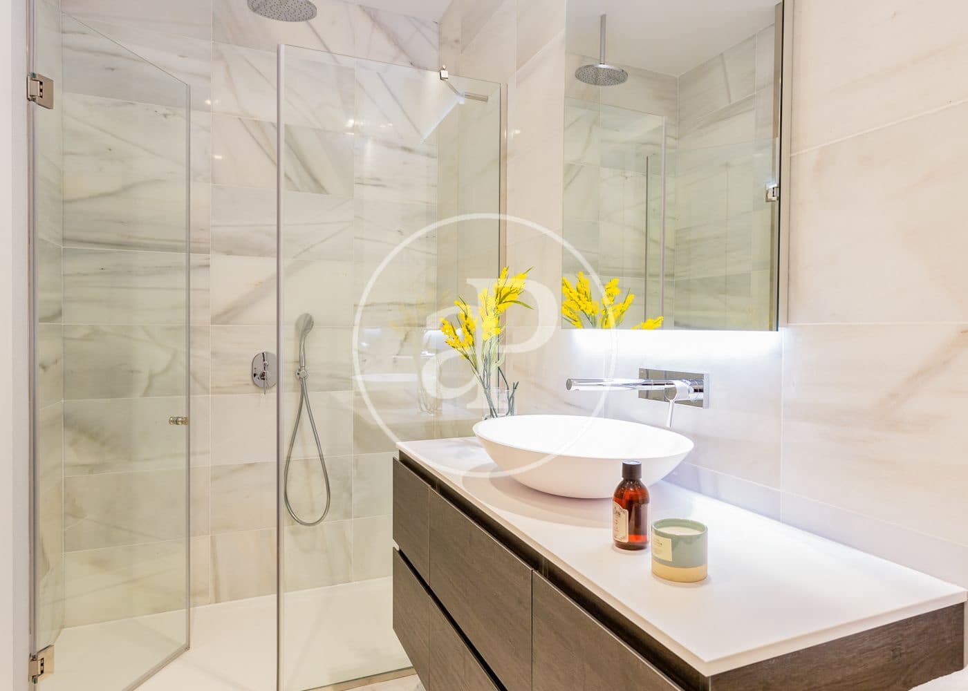 2 quarto Apartamento para arrendar em Madrid cidade - 4 500 € (Ref: 8802270)