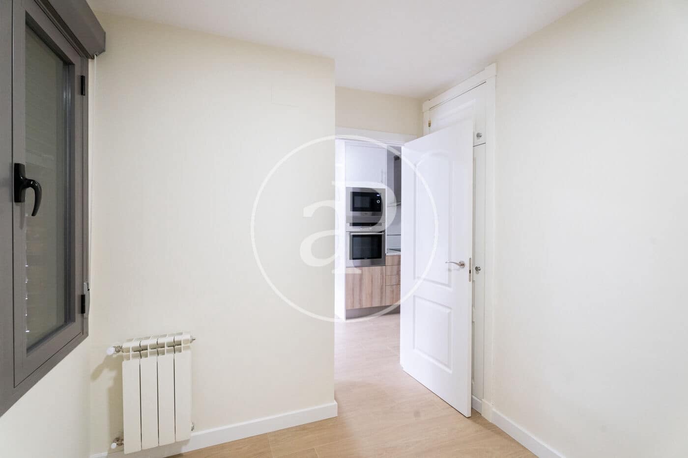 5 soverom Leilighet til leie i Madrid by med svømmebasseng - € 3 300 (Ref: 8809865)