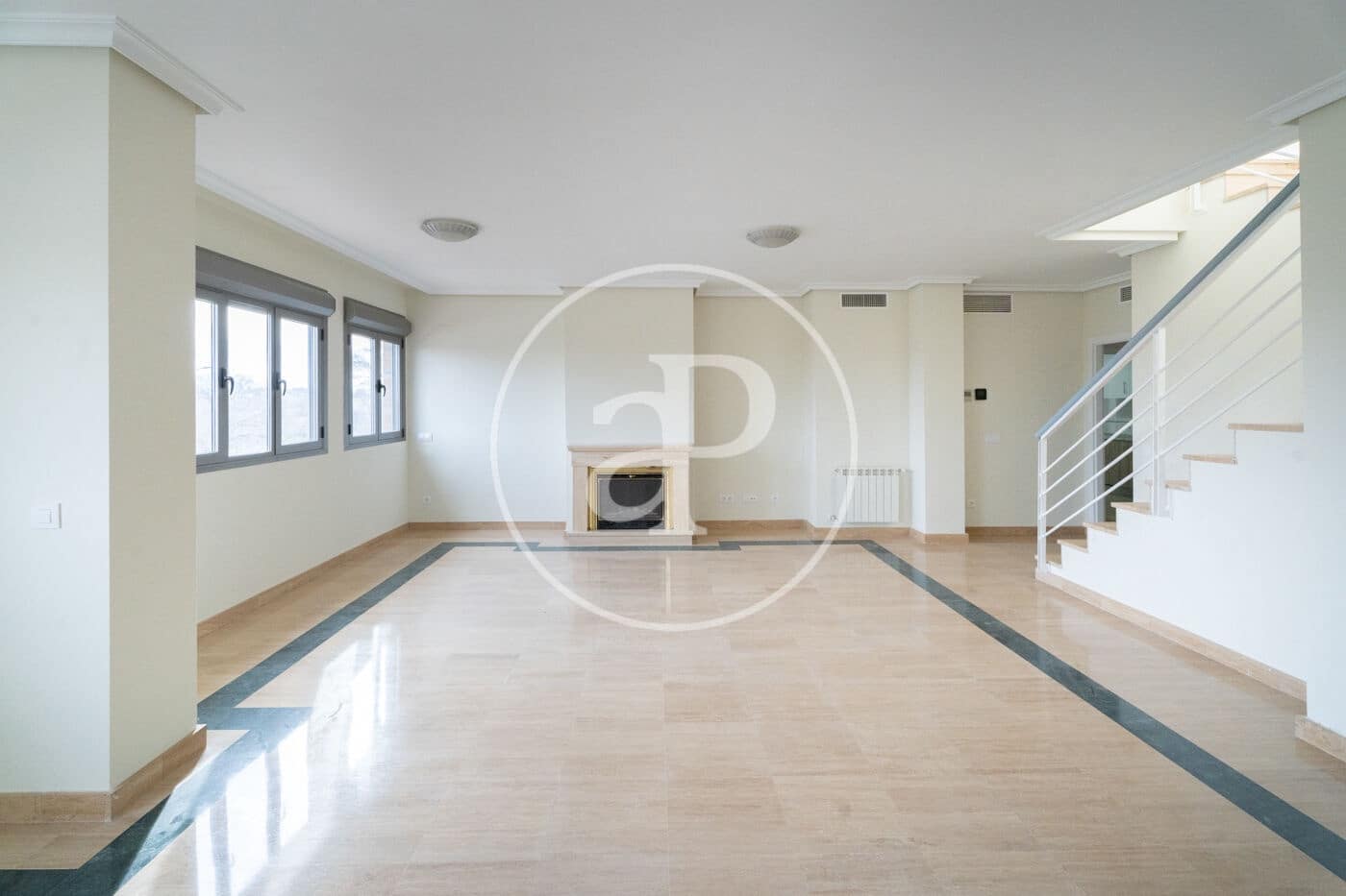 5 soverom Leilighet til leie i Madrid by med svømmebasseng - € 3 300 (Ref: 8809865)