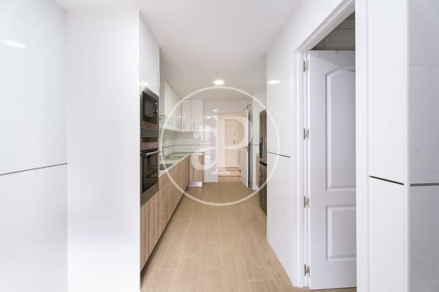 5 bedroom Apartment for rent in Aravaca, Madrid city with pool - € 3,300 (Ref: 8809865)