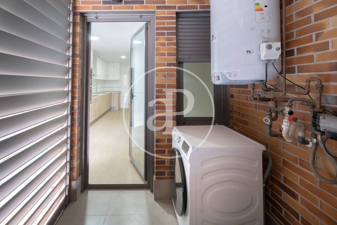 5 soverom Leilighet til leie i Madrid by med svømmebasseng - € 3 300 (Ref: 8809865)