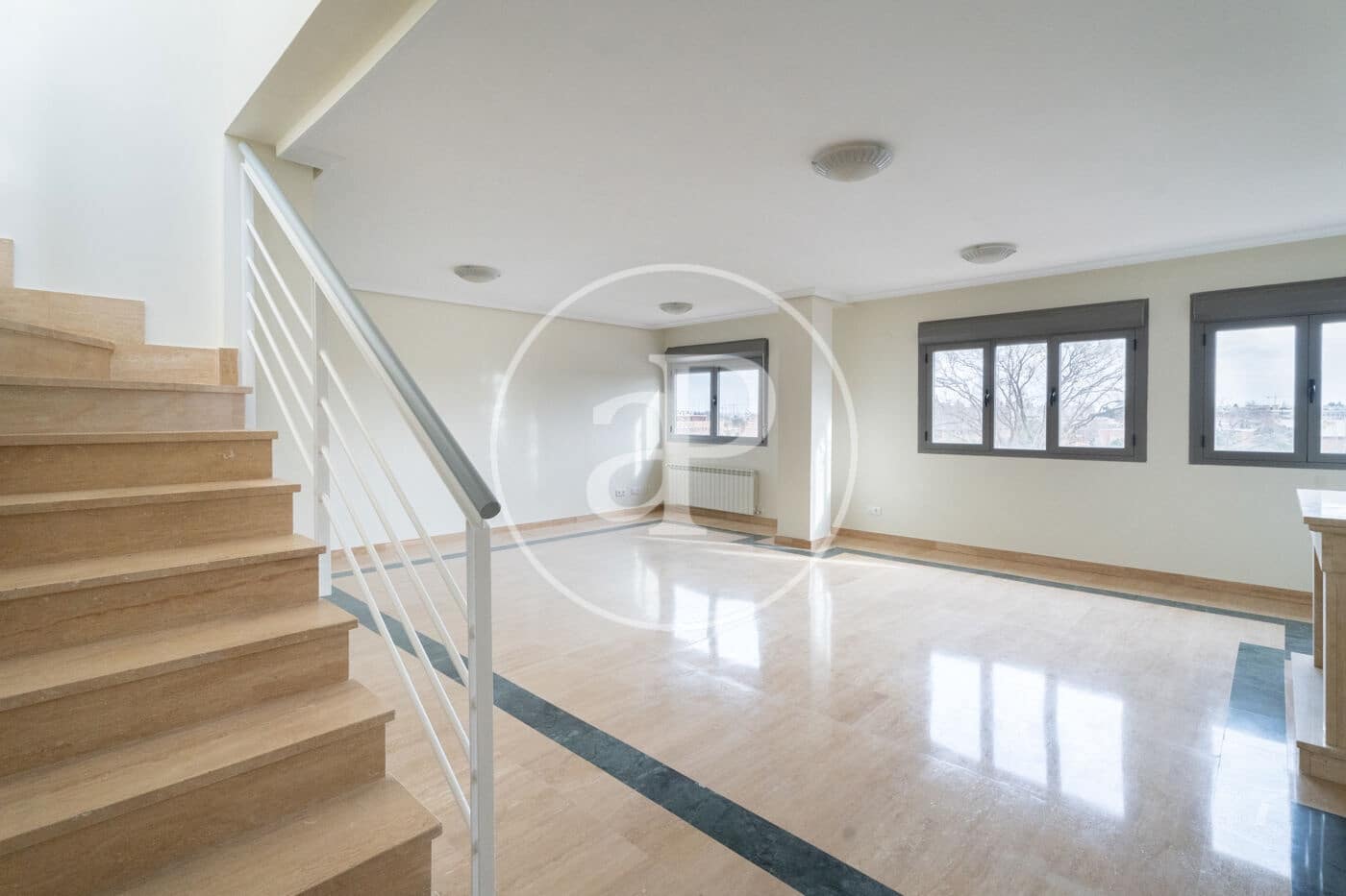 5 soverom Leilighet til leie i Madrid by med svømmebasseng - € 3 300 (Ref: 8809865)