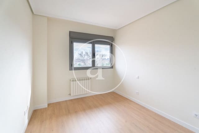 5 bedroom Apartment for rent in Aravaca, Madrid city with pool - € 3,300 (Ref: 8809865)