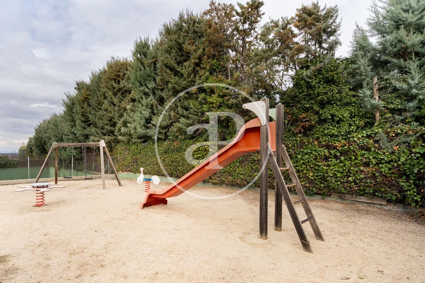 5 soverom Leilighet til leie i Madrid by med svømmebasseng - € 3 300 (Ref: 8809865)