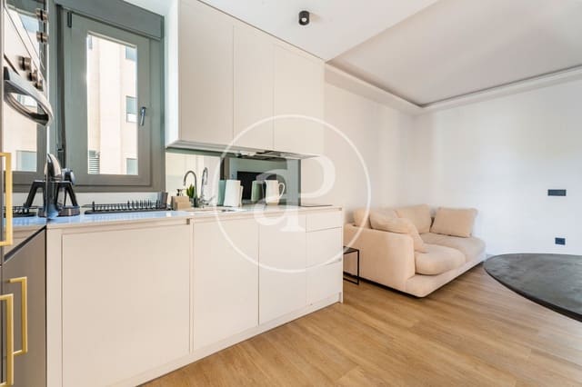 1 sovrum Lägenhet att hyra i Concepción, Madrid stad med pool garage - 1 500 € (Ref: 8809874)