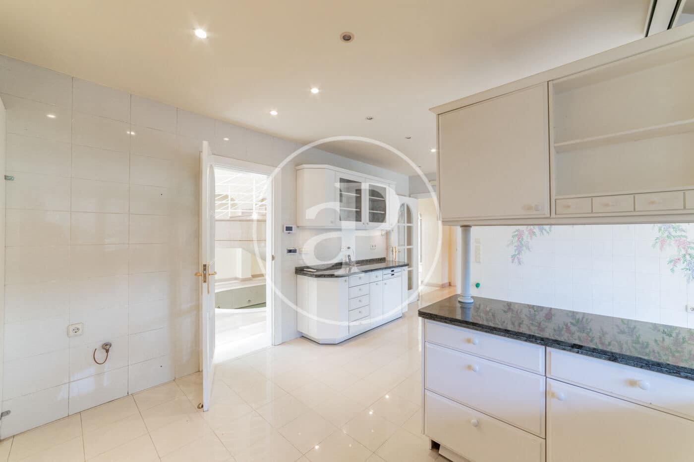 7 soverom Villa til salgs i Pozuelo de Alarcon med svømmebasseng - € 3 900 000 (Ref: 8809877)