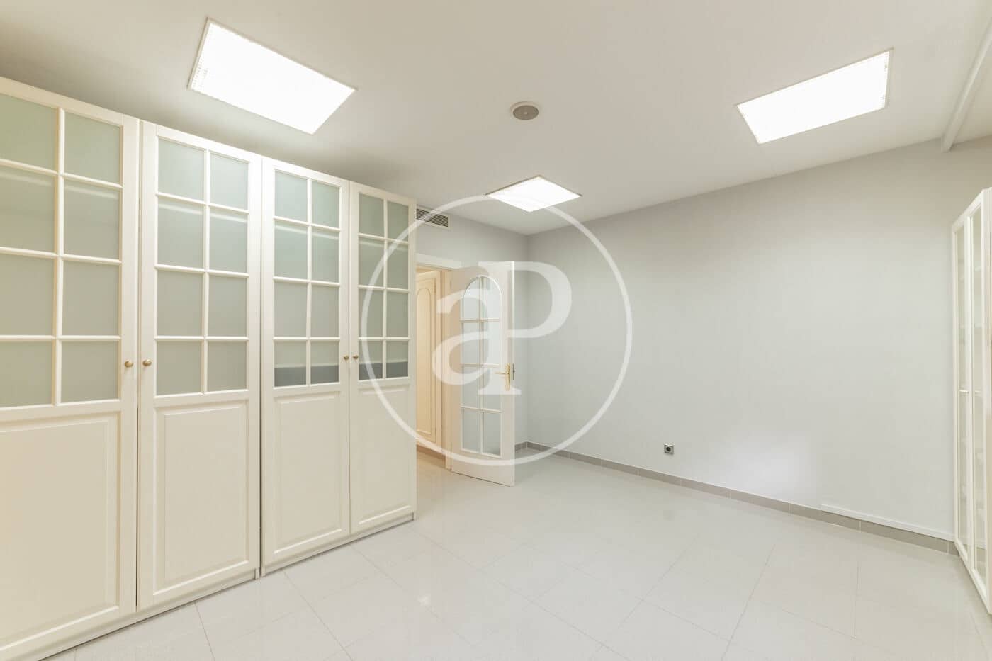 7 soverom Villa til salgs i Pozuelo de Alarcon med svømmebasseng - € 3 900 000 (Ref: 8809877)