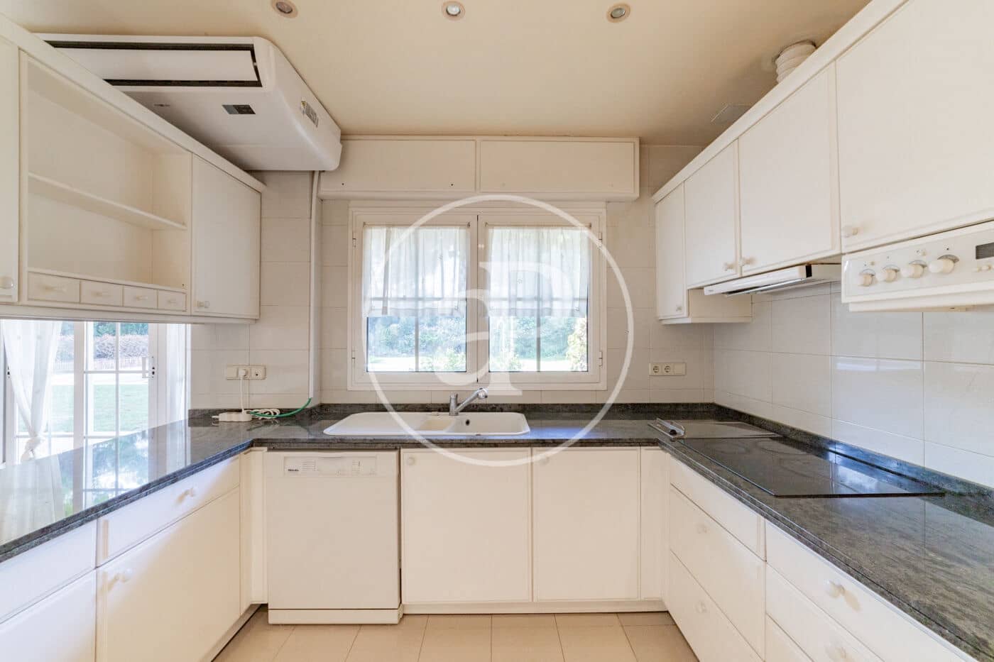 7 soverom Villa til salgs i Pozuelo de Alarcon med svømmebasseng - € 3 900 000 (Ref: 8809877)