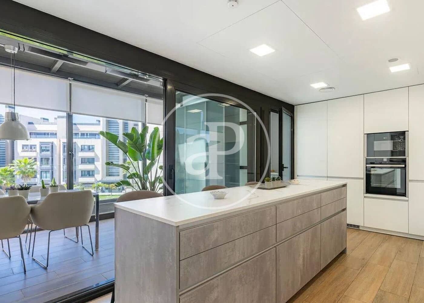 4 soveværelse Lejlighed til salg i La Moraleja med swimmingpool - € 1.850.000 (Ref: 8813415)