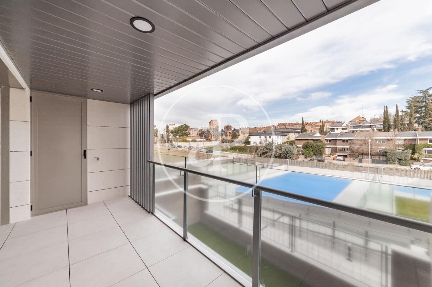 3 sovrum Lägenhet att hyra i Madrid stad med pool garage - 2 700 € (Ref: 8817993)