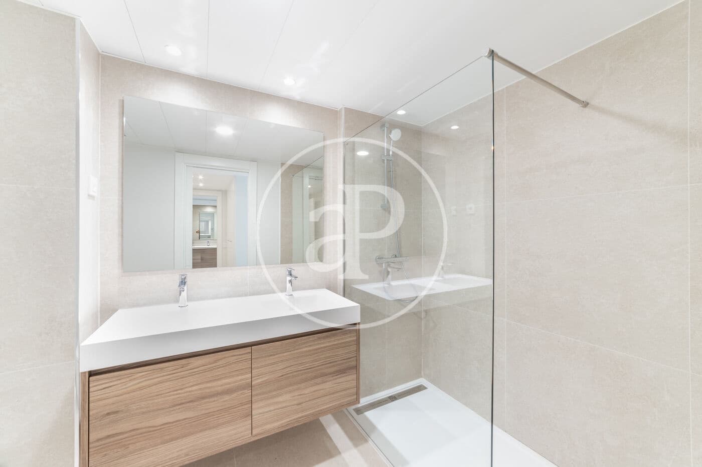 3 sovrum Lägenhet att hyra i Madrid stad med pool garage - 2 700 € (Ref: 8817993)