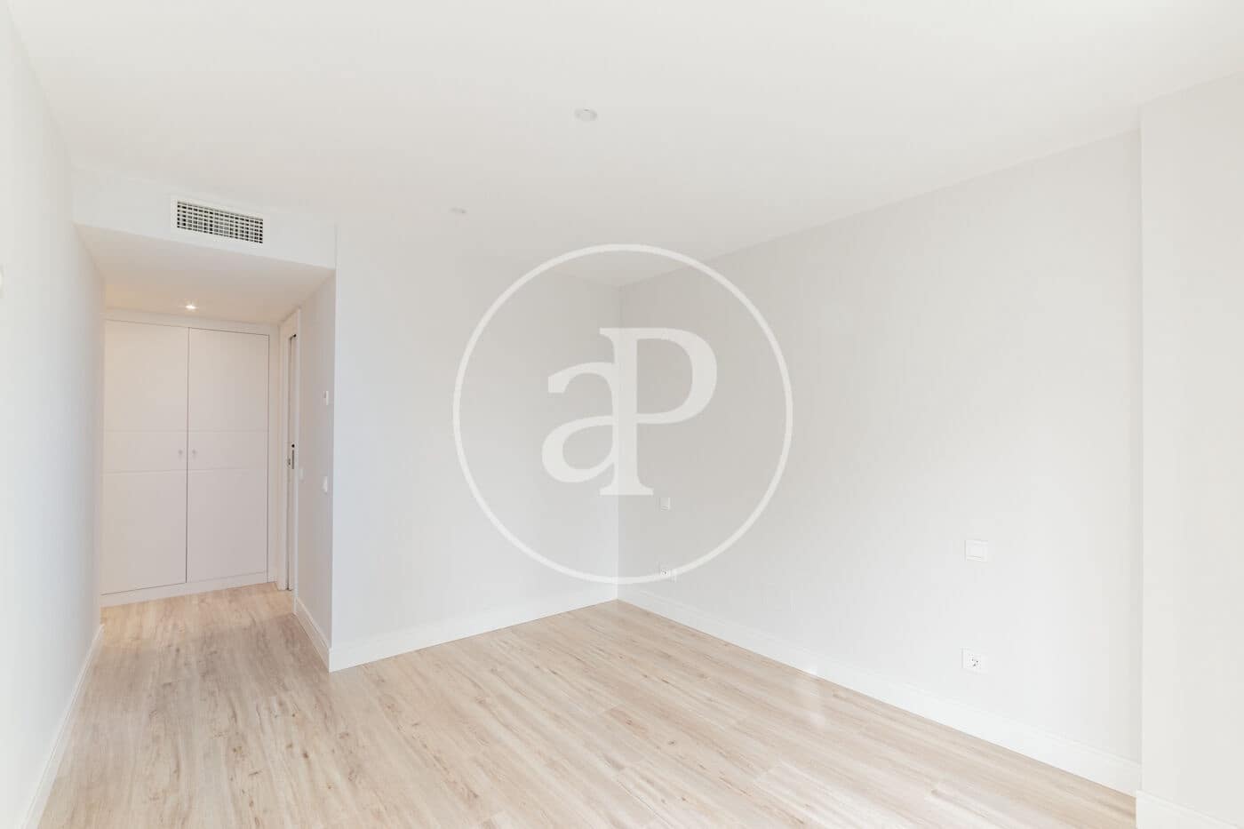 3 sovrum Lägenhet att hyra i Madrid stad med pool garage - 2 700 € (Ref: 8817993)