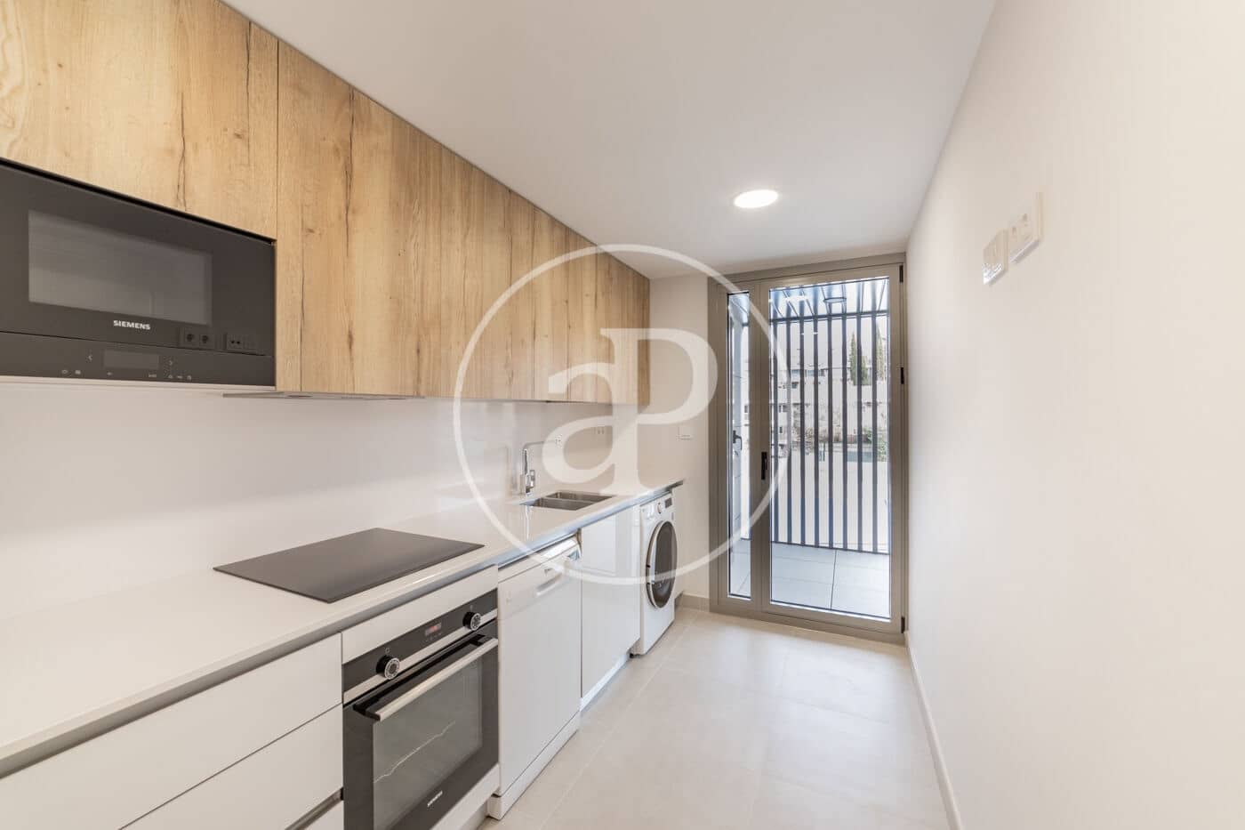 3 sovrum Lägenhet att hyra i Madrid stad med pool garage - 2 700 € (Ref: 8817993)
