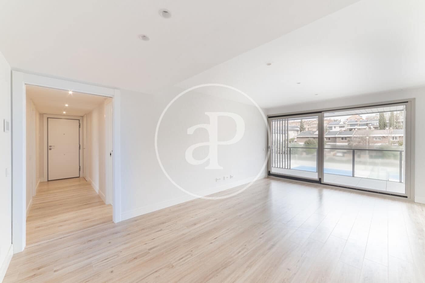 3 sovrum Lägenhet att hyra i Madrid stad med pool garage - 2 700 € (Ref: 8817993)