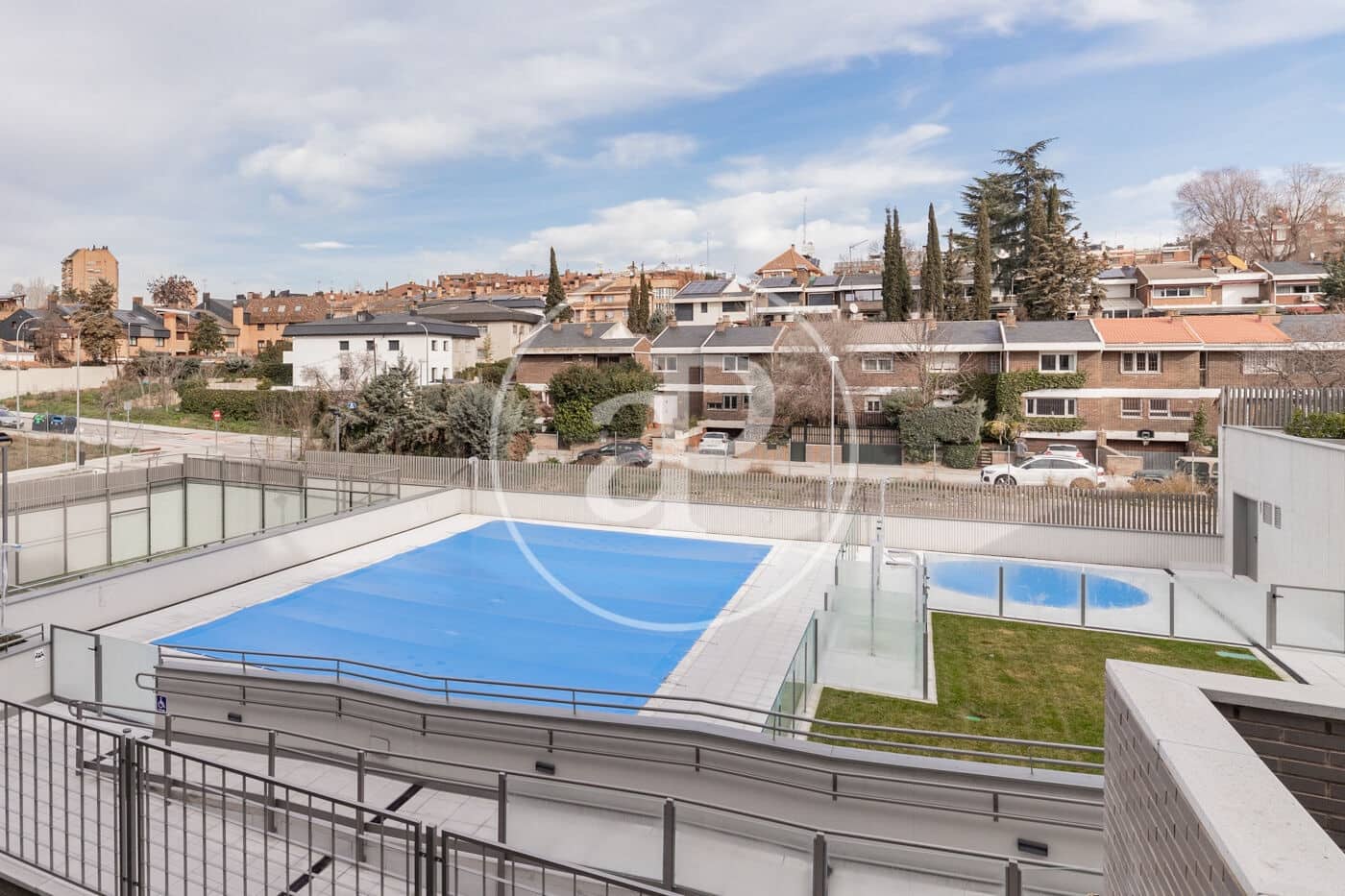 3 sovrum Lägenhet att hyra i Madrid stad med pool garage - 2 700 € (Ref: 8817993)