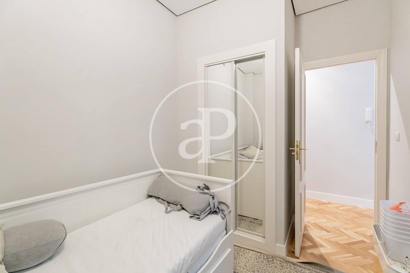 3 quarto Apartamento para arrendar em Madrid cidade - 4 000 € (Ref: 8825270)